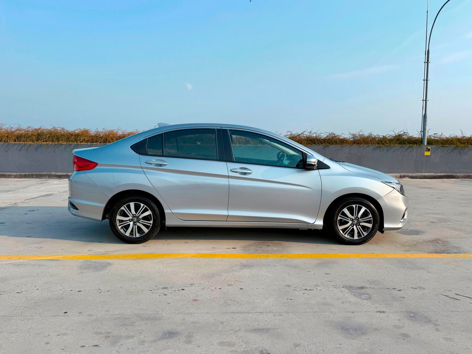 Honda City 1.5 V photo 4